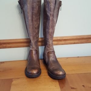 Born brown boots size 7.5